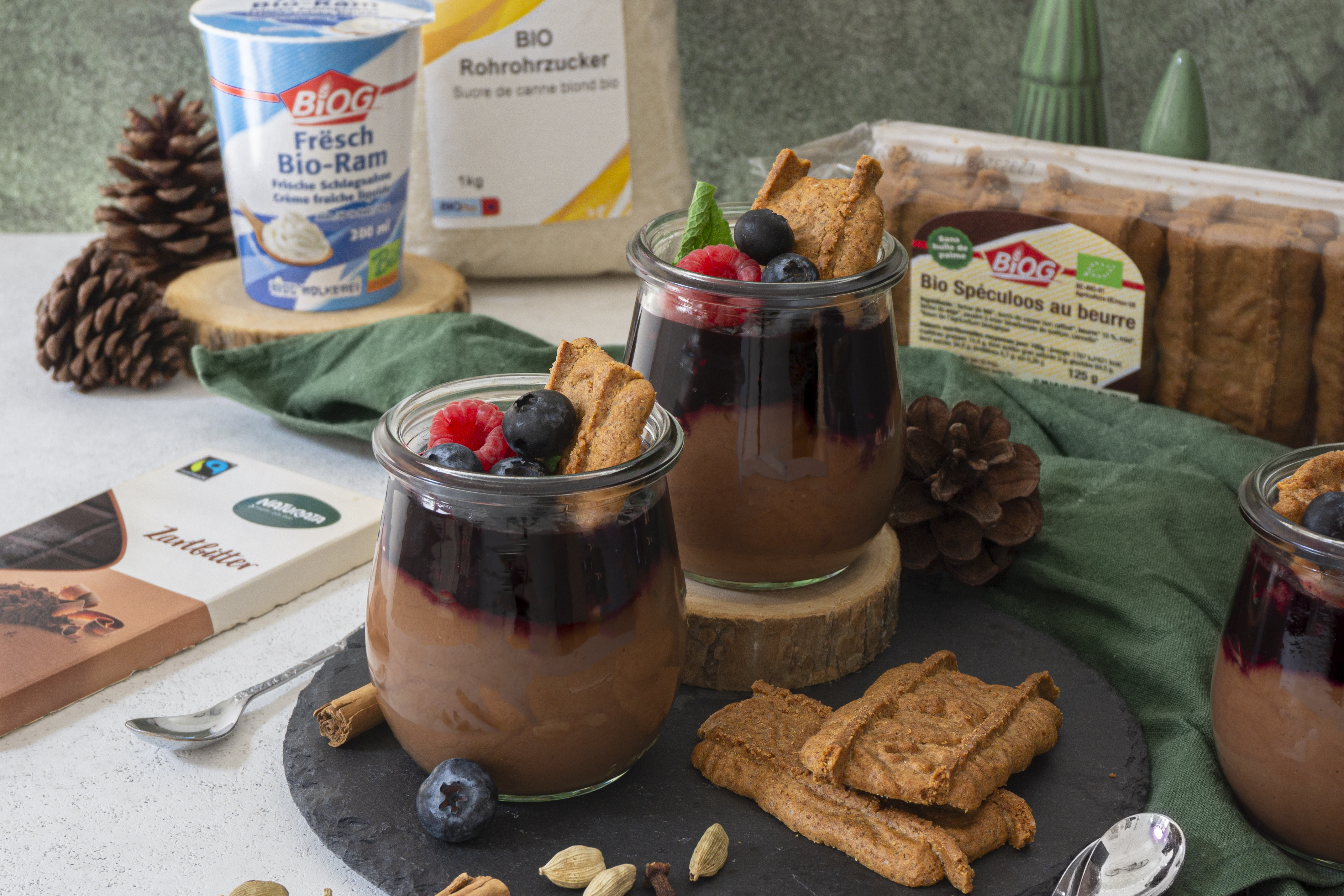 Speculoos Chocolate Mousse with Red Berries | Naturata